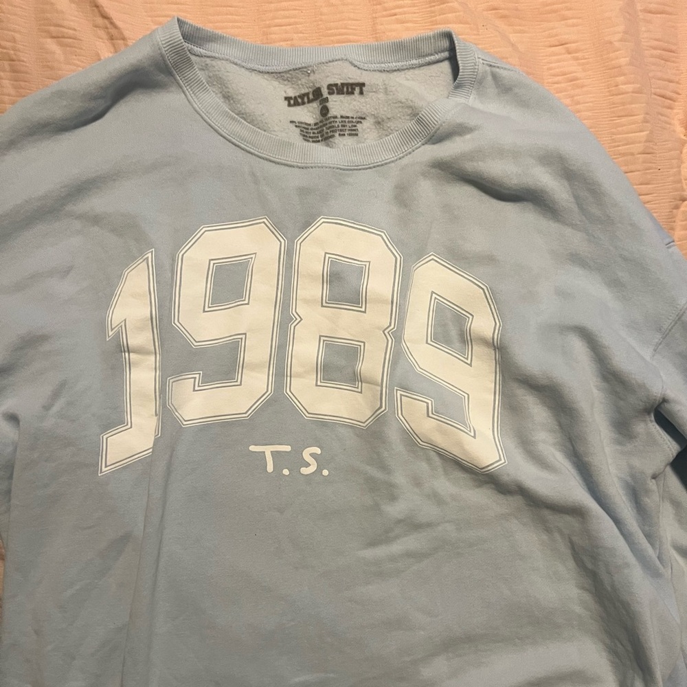 1989 Sweatshirt - Taylor Swift